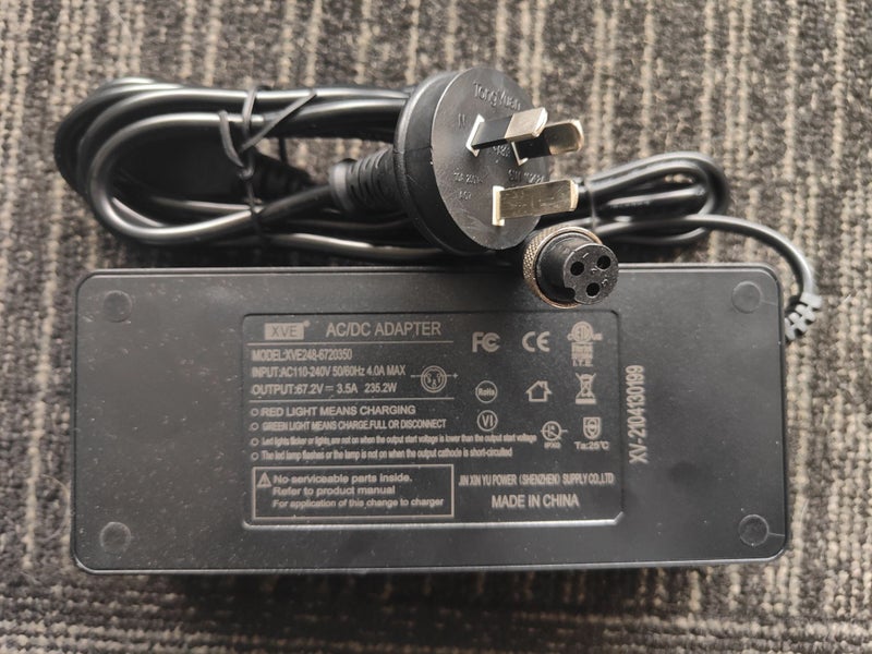 Electric scooter charger Carousel 1