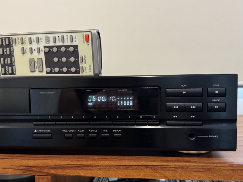Denon DCD-590 CD Player – Made in Japan – Excellent Working Condition Carousel 2