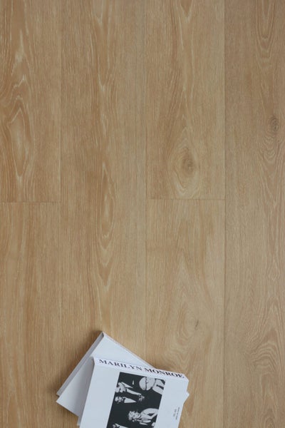 8mm Laminate flooring $16.95/m2incl gst - Light Honey Oak Carousel 3