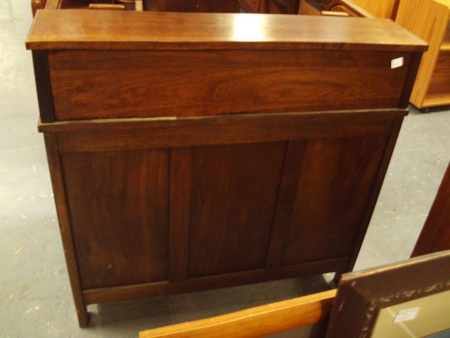 1036 CUTE VINTAGE OAK ROLL TOP DESK Carousel 4