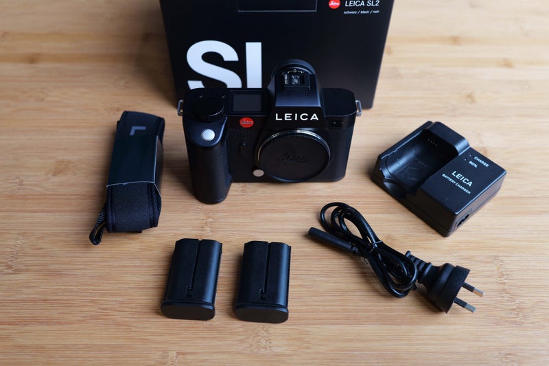 Leica SL2 Camera body with extra battery Carousel 4