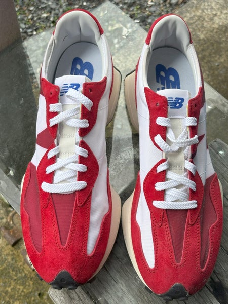 New Balance 327 Trainers Carousel 1