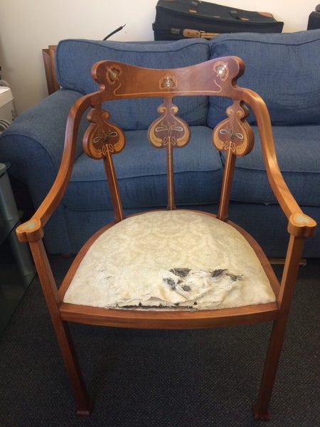 AN ELEGANT ART NOUVEAU SIDE CHAIR c. 191562865826772353112
