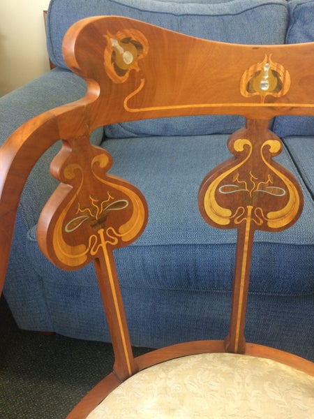 AN ELEGANT ART NOUVEAU SIDE CHAIR c. 191562865826772353113