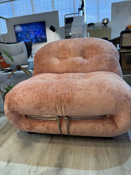 Soriana Lounge Chair Carousel 2