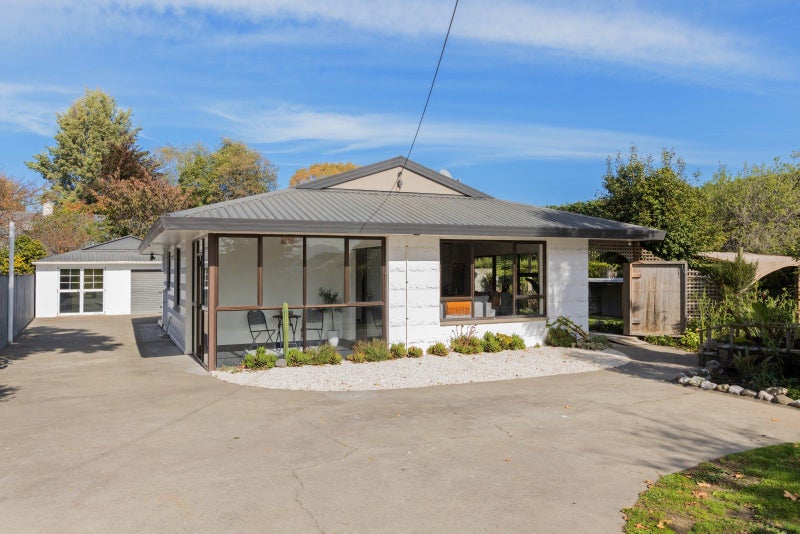 Image 1 of 20