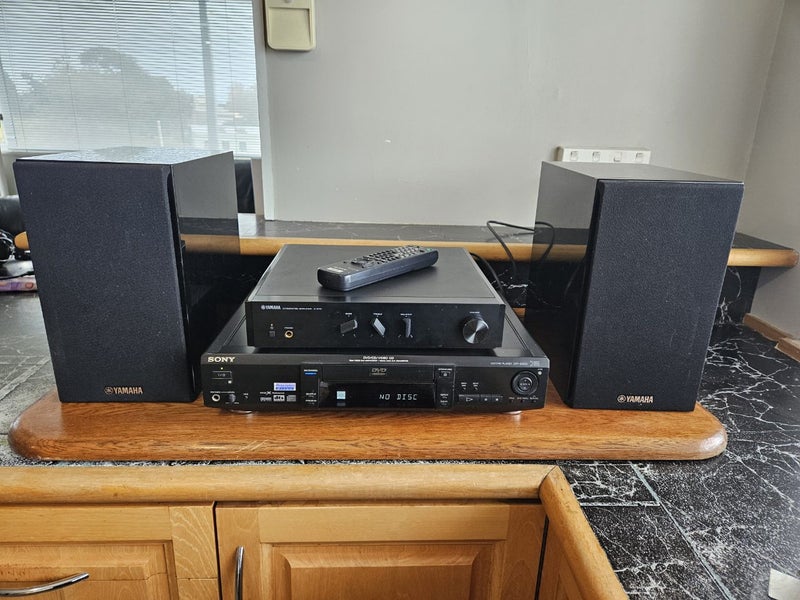 Yamaha Amplifier A670 + SONY DVP-S525D CD/DVD and Rotel RH630 Headphones Carousel 2