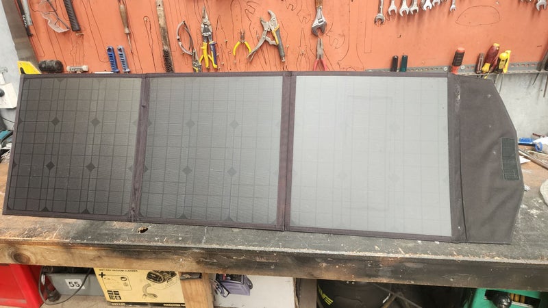 KIWI CAMPING FOLDING SOLAR PANEL 3 PANEL 120W Carousel 2