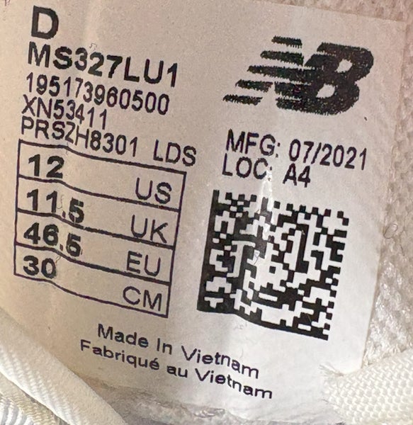 New Balance 327 Trainers Carousel 4