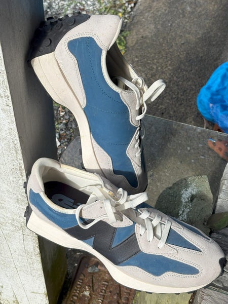 New Balance 327 Trainers Carousel 2