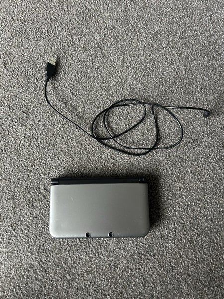 Nintendo 3DS XL with Pokémon Y Carousel 3