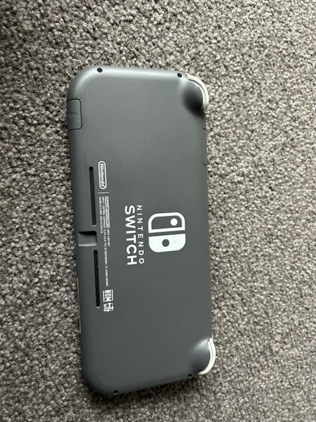 Nintendo Switch + 2 Pokémon games Carousel 3