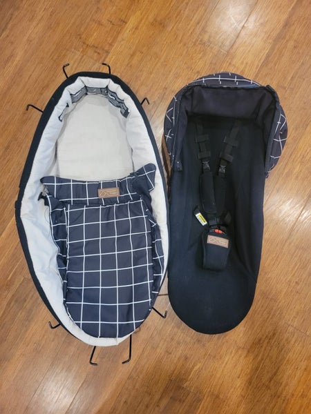 Carrycot Plus for Mountain Buggy Duet Carousel 1
