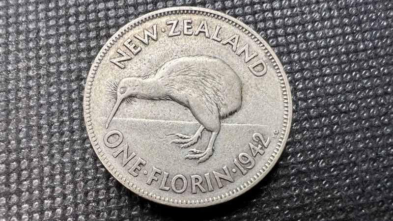 1942 New Zealand Silver Florin Coin - Low Mintage - Lot E264 Carousel 1