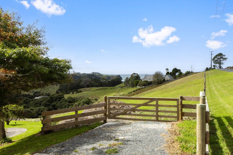 North-facing, sea views and ready to build62865861106434113