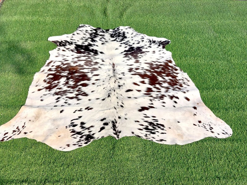 New Cow Hide Stunning Brown and White Cowhide Rug - No Reserve! - C155 Carousel 2