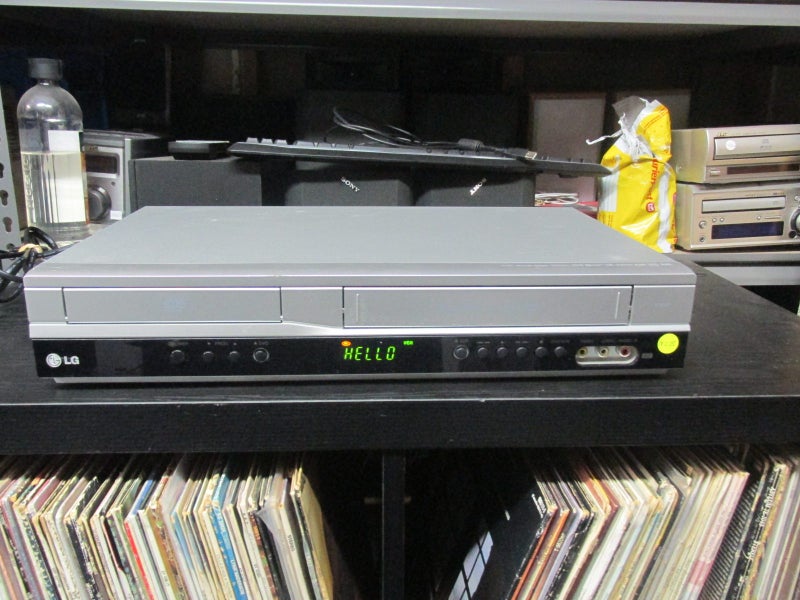LGV1812W Hi-Fi Stereo DVD & VHS Tape Recorder Carousel 1