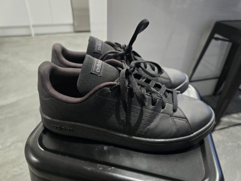 Adidas Shoes Carousel 1