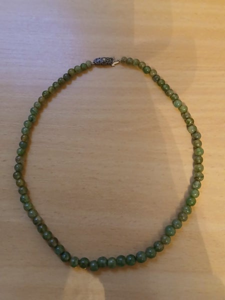 Antique Vintage Genuine Jade Necklace With Silver Clasp Carousel 1