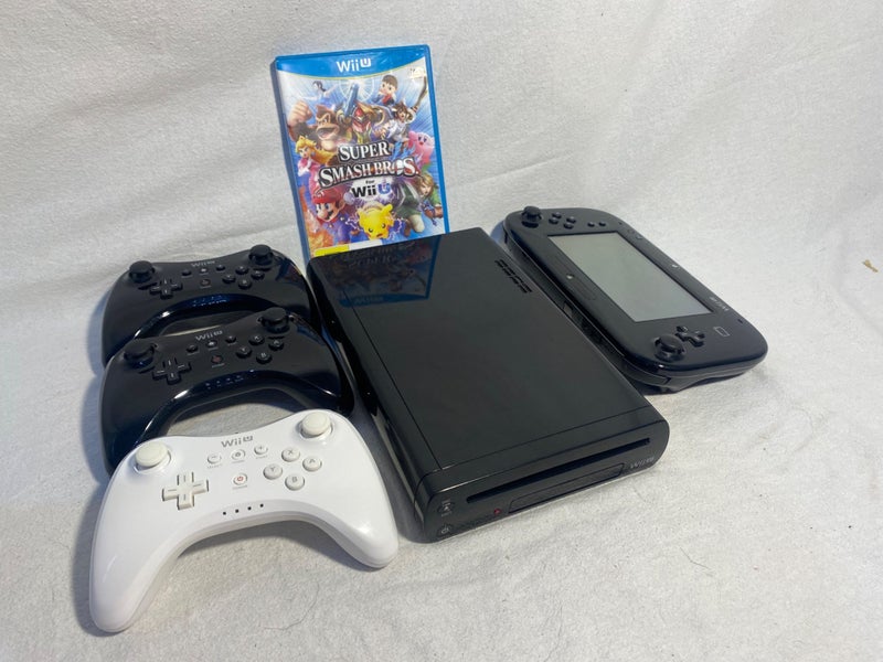 Nintendo Wii U Console Bundle – 4 Controllers + Super Smash Bros + Mario Kart! Carousel 2