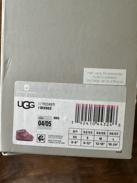 UGG kids BIXBEE size m Carousel 2