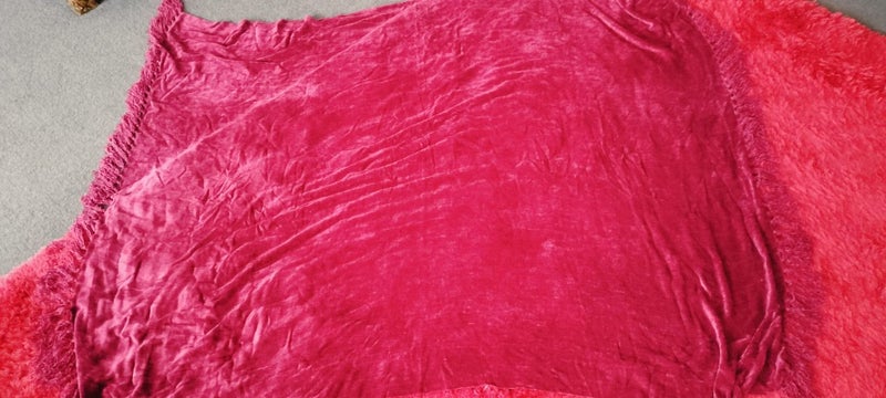Burgundy Chenille Throw Carousel 3