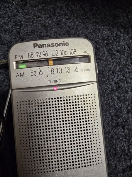 Panasonic RF-P50 Radio FM/AM Carousel 1