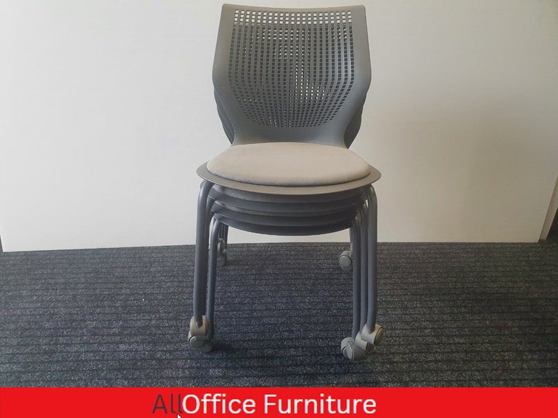 Knoll Beside Chairs x 4 Carousel 1