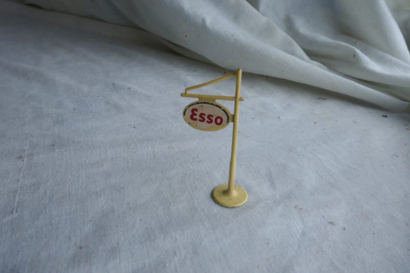 Lesney ESSO fuel sign Carousel 2
