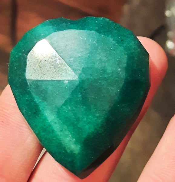 Large 217 CT High Quality Heart Shaped Natural Emerald Gemstone with cert Carousel 2