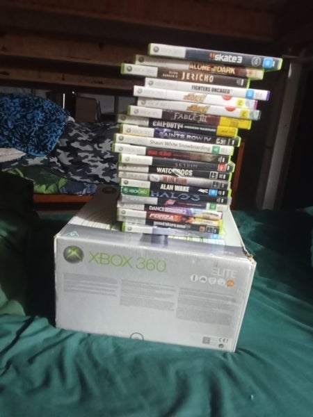 Xbox 360 ELITE,games and monitor Carousel 1