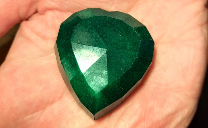 Large 217 CT High Quality Heart Shaped Natural Emerald Gemstone with cert Carousel 1