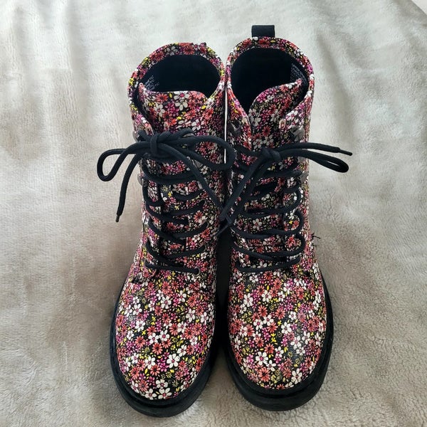 Doc style floral pixie boots Carousel 1