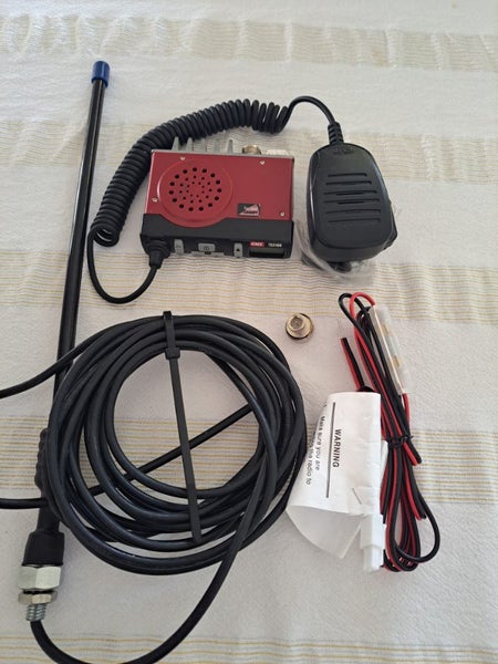 GME TX3100 UHF CB Radio, Aerial + Accessories Carousel 1