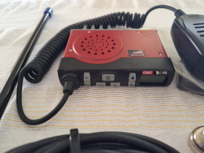 GME TX3100 UHF CB Radio, Aerial + Accessories Carousel 2