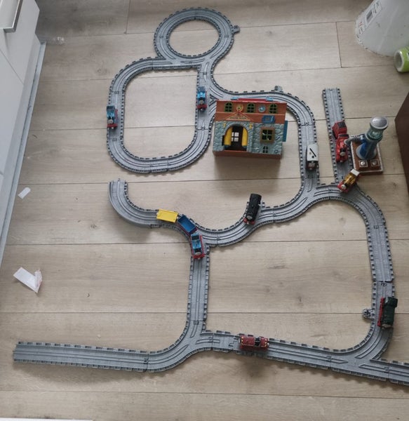 Push along Thomas The tank engine toys and track Carousel 1