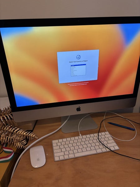 LIKE NEW: iMac 27inch 5K Retina 2017 Carousel 1