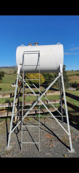 Mainline Diesel or Fuel Tank Carousel 1