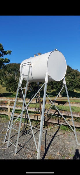 Mainline Diesel or Fuel Tank Carousel 2