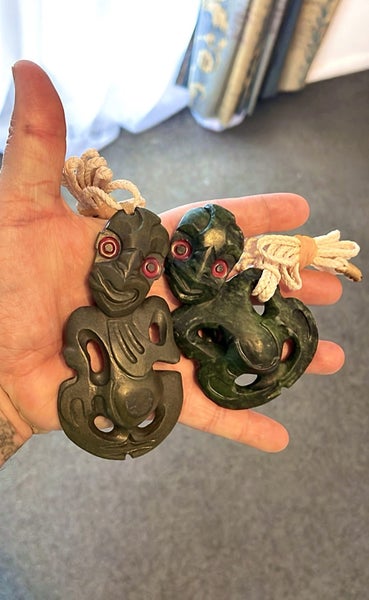 2x Hei tiki - Matakauri & Manata Carousel 1