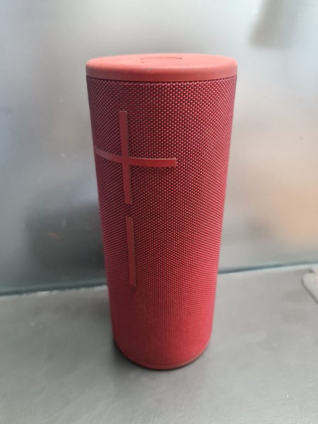Logitech UE Boom 3 Speaker Carousel 1