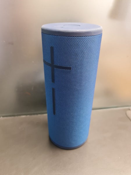 Logitech UE Boom 3 Speaker Carousel 1