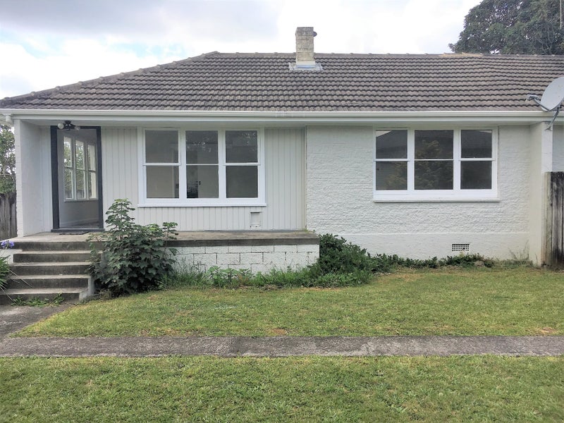 Image 1 of 7