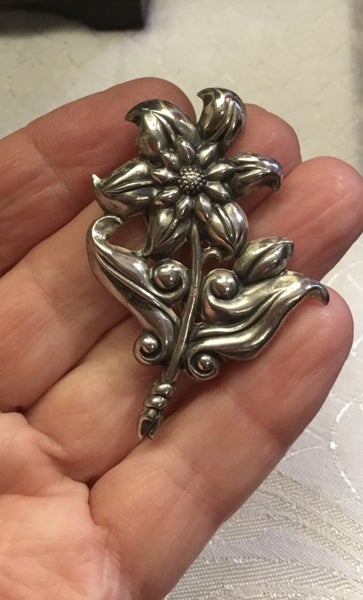Sterling Silver VINTAGE Flower Brooch Carousel 1