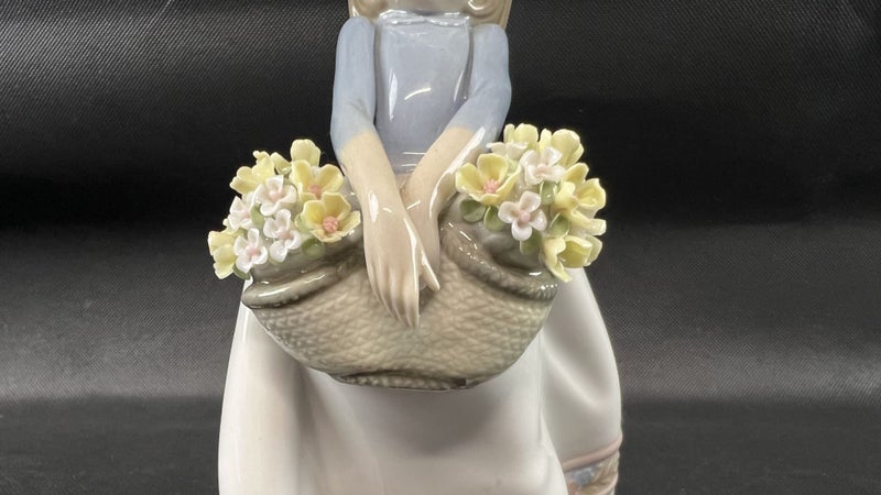 Vintage Lladro "May Flowers" Girl with Double Basket Figurine #5467 - Lot W178 Carousel 2