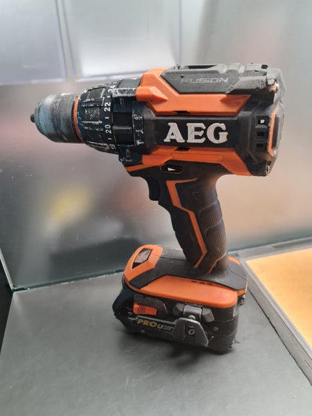 AEG Fusion Drill Driver Carousel 1