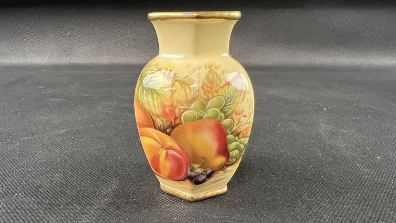 Beautiful Small Aynsley 'Orchard Gold' Hexagonal Shaped Vase - Lot W181 Carousel 1