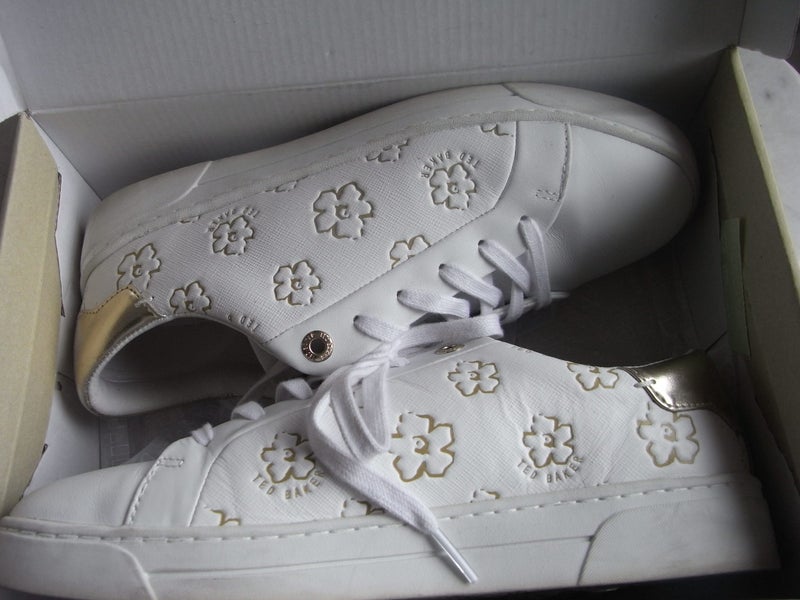 TED BAKER LONDON BEAUTIFUL AS NEW SNEAKERS SIZE 41(THESE ARE SPECIAL) Carousel 2