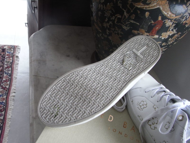 TED BAKER LONDON BEAUTIFUL AS NEW SNEAKERS SIZE 41(THESE ARE SPECIAL) Carousel 8