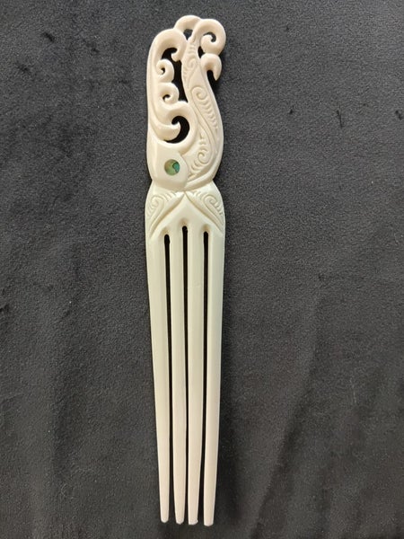 Bone Carving - Large Wheke Heru in Giftbox Carousel 1